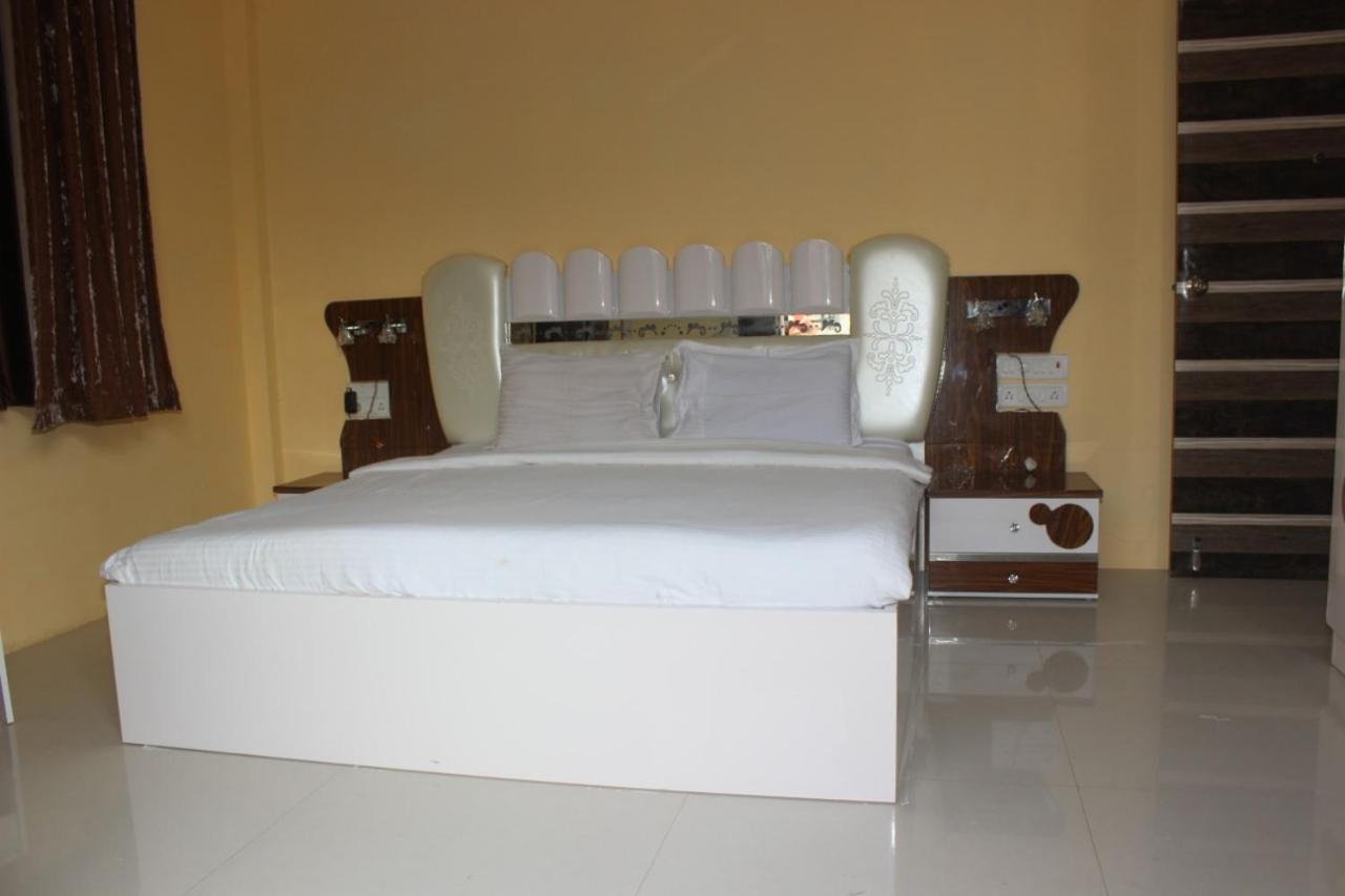 Villa 99 4Bhk Lonavala Eksteriør billede